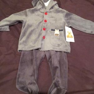 Two piece 6-9 outfit